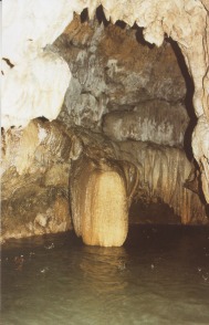 stalaktit-yang-baru-terbentuk_goa-cerme.jpg